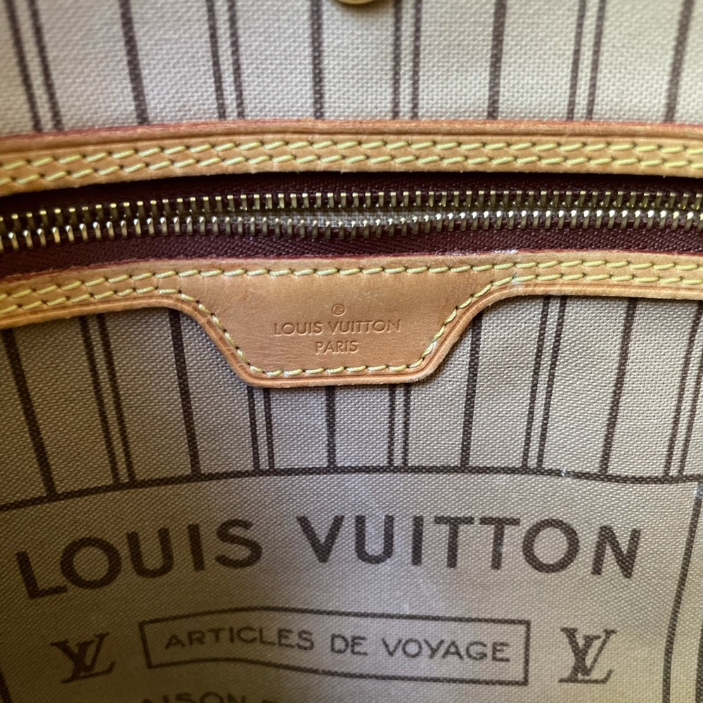 Authentic Louis Vuitton Neverfull MM With Pouch - Picture 7 of 16